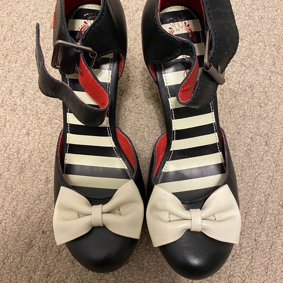 Lola Ramona Betty Black Heels - Picture 1 of 7